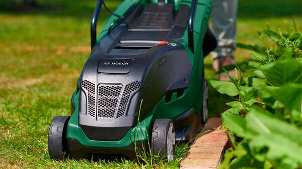 Tondeuses AdvancedRotak UniversalRotak et CityMower Bosch